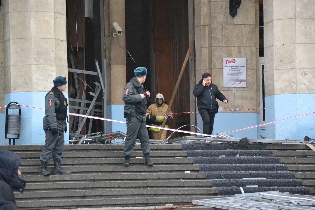 Апрель 1997 года. Взрыв на ЖД вокзале в Волгограде. Теракт в Волгограде вокзал. Взрыв на вокзале Волгоград 29.12.13. Теракт в Армавире на вокзале 1997