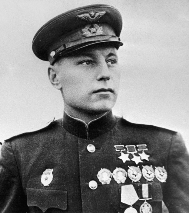 покрышкин александр иванович (1913 – 1985). герои вов покрышкин александр. летчик герои покрышкин. маршал авиации покрышкин александр иванович. покрышки александр иванович.