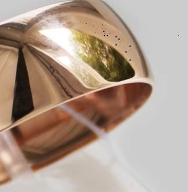 Поры на золоте