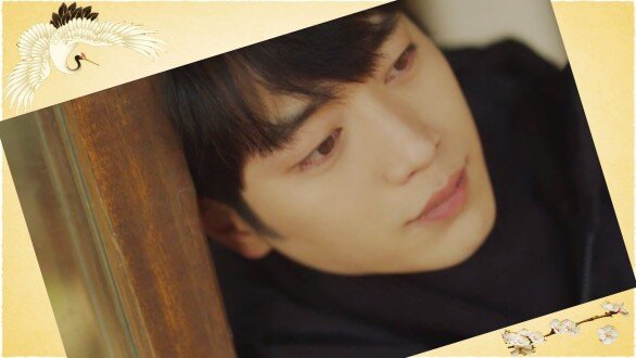 Как раз момент возле хижины в горах, когда на утро Ын Соп обнаружил, что Хэ Вон ушла