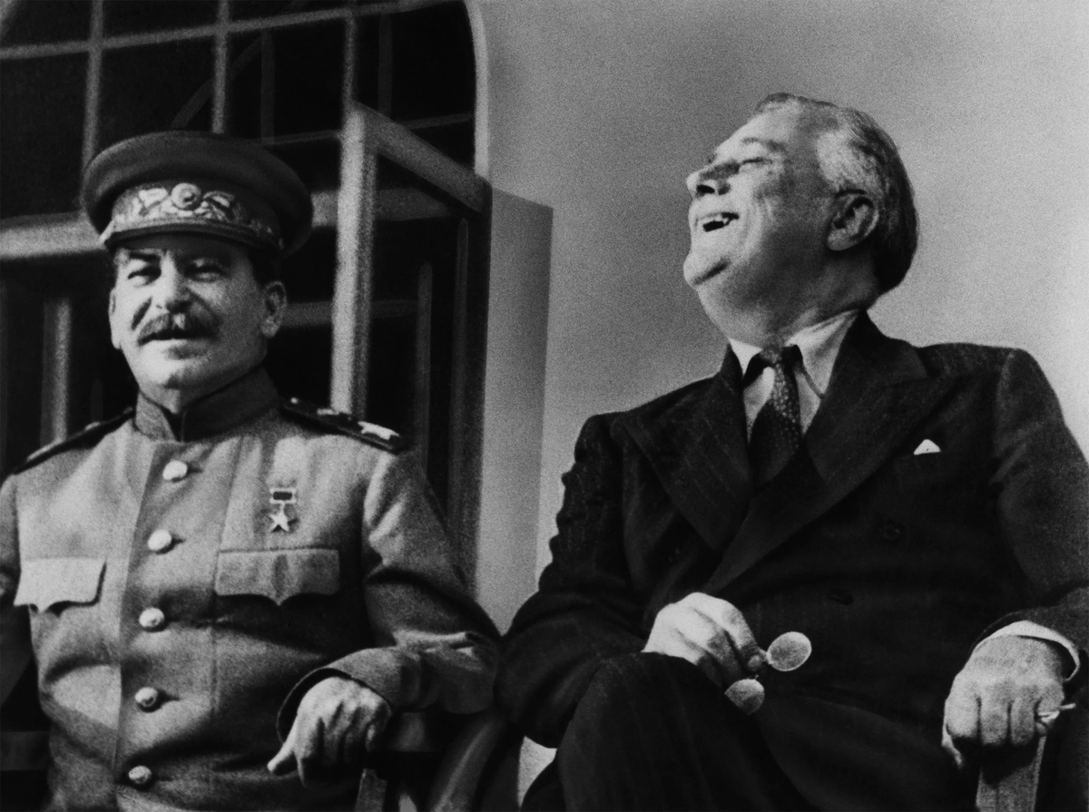 Сталина франции. Сталин Иосиф Виссарионович и Рузвельт. Франклин Рузвельт и Сталин. Рузвельт Франклин Ялтинская конференция. Сталин Черчилль и Рузвельт