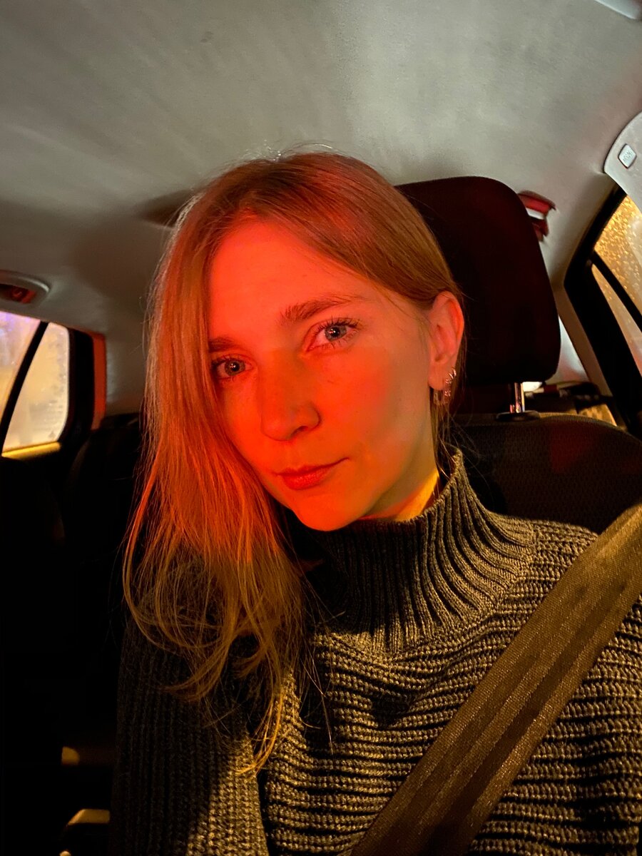 Хорошо, что я в своё время получила права. И теперь могу ехать сама и никого не просить меня отвезти :)