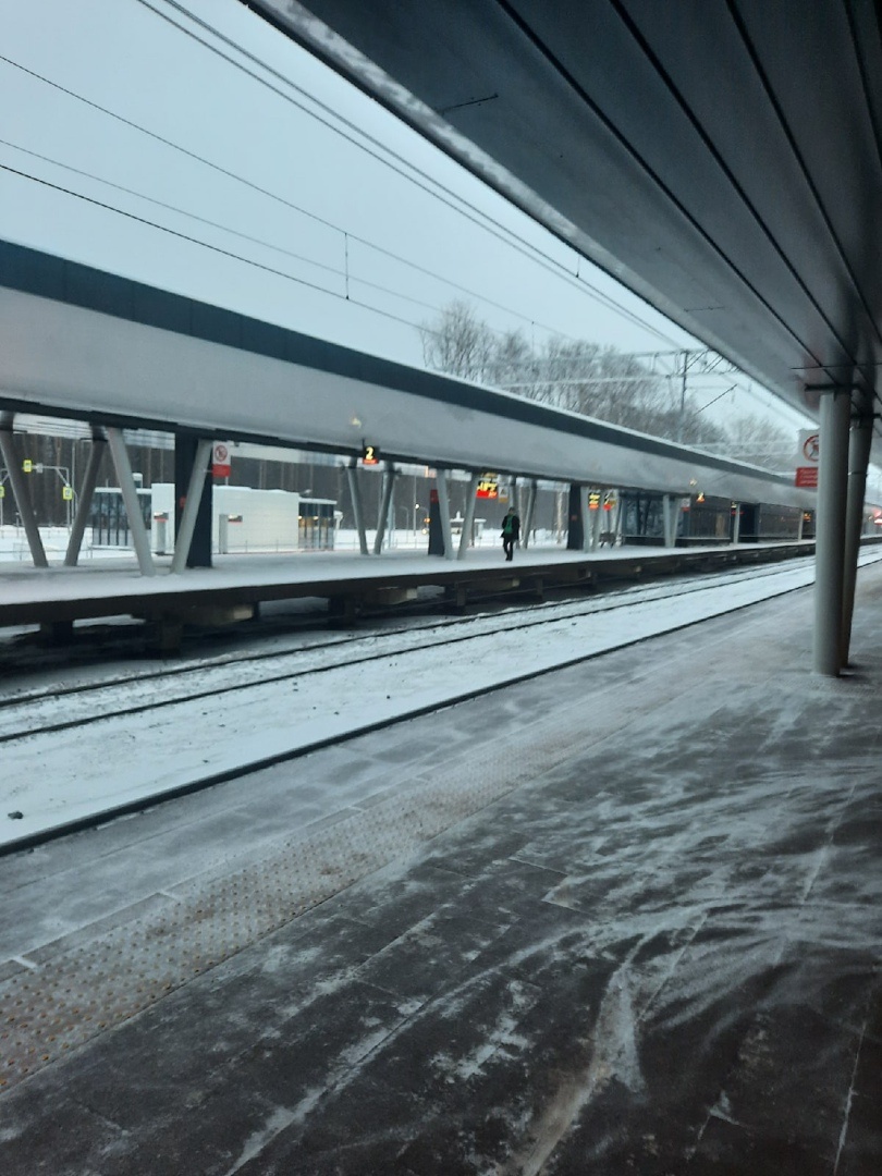 Пустая платформа. Фото автора