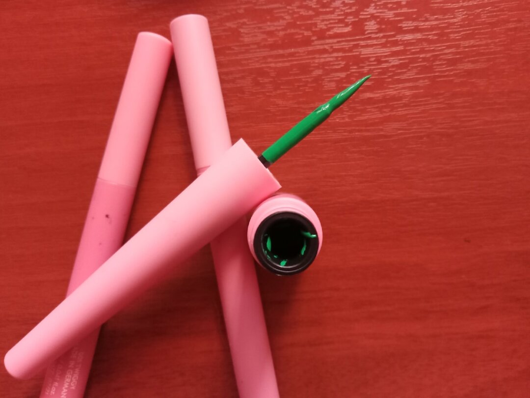 Фото автора. Подводки и кисти к ним.