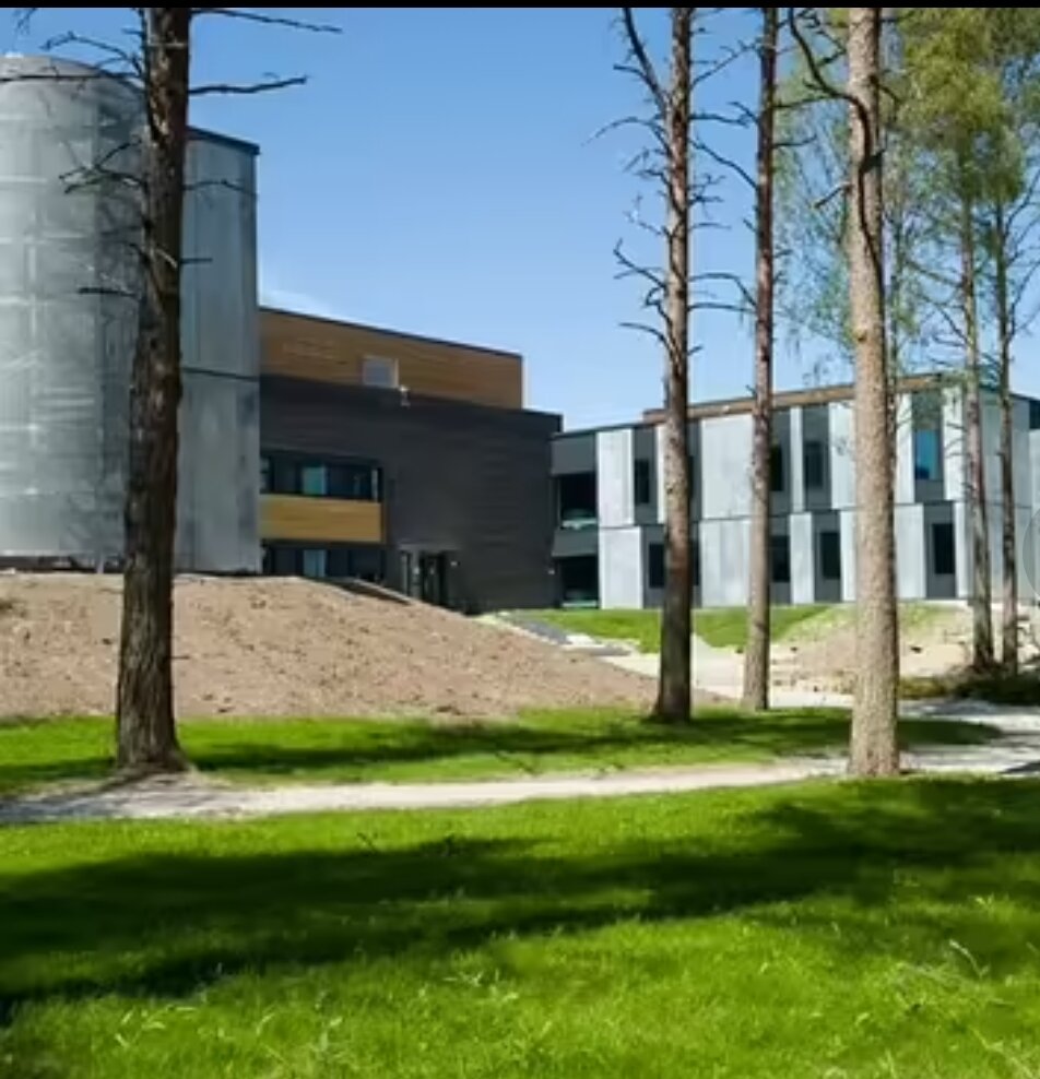 Не очень похоже на тюрьму, или?