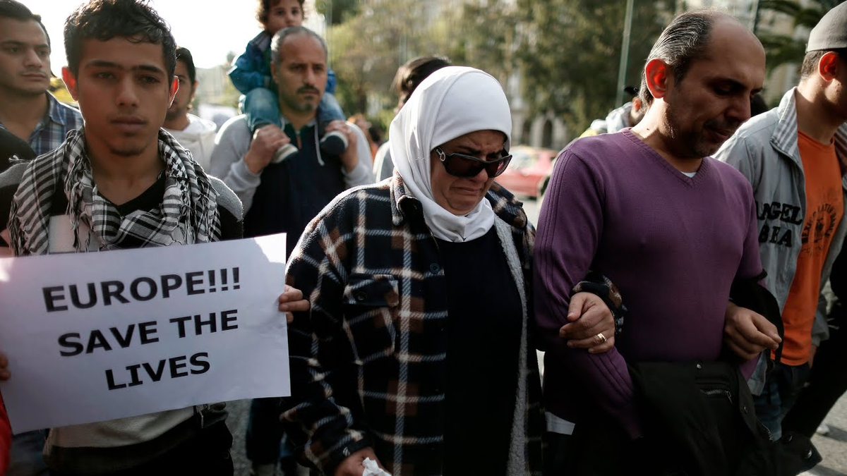 Мигранты призывают Европу "спасать жизни"