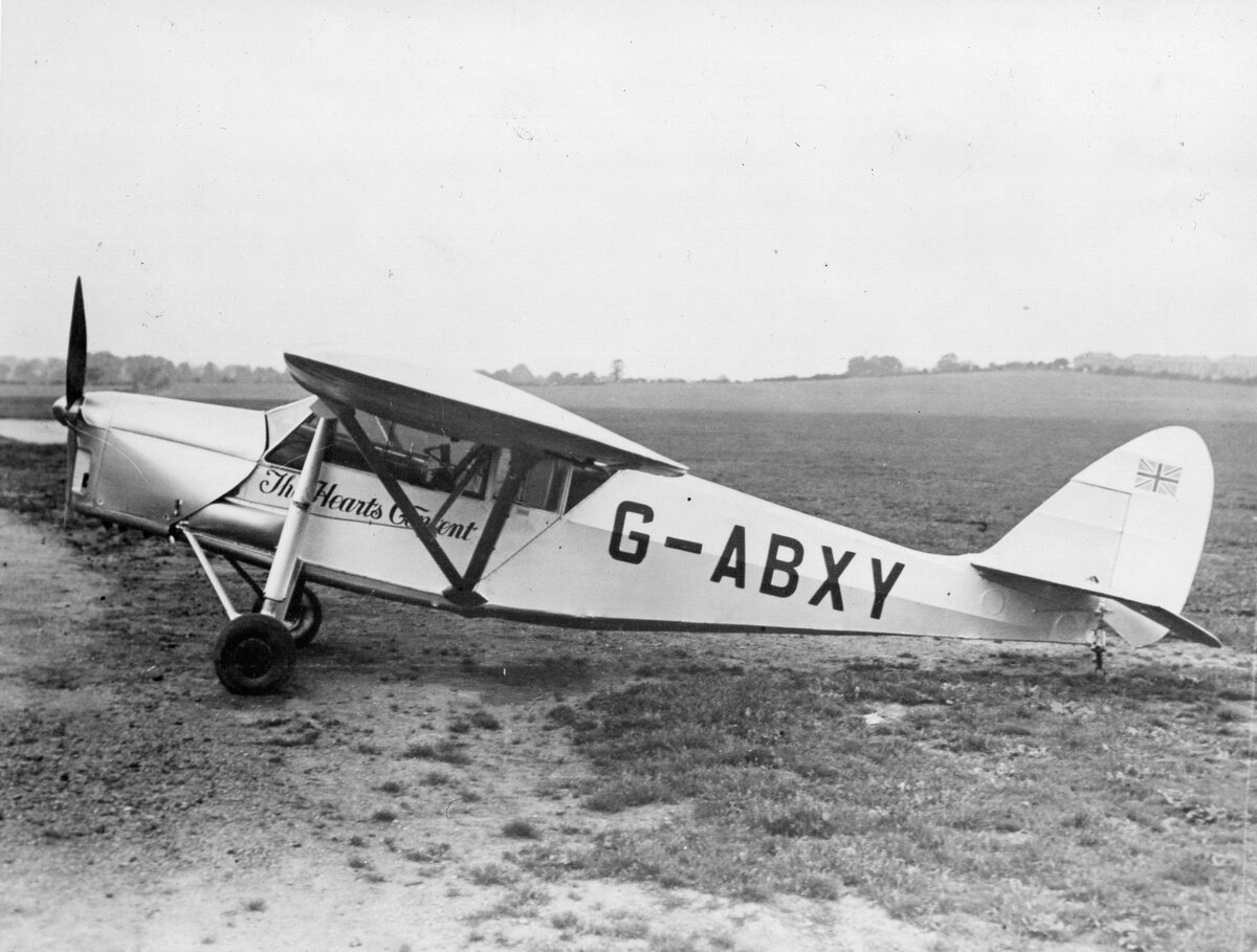 Август 1932. Де Хэвилленд самолет. Самолет dh80. Самолет 1931 года. Самолёт де Хэвилленд Доминик.