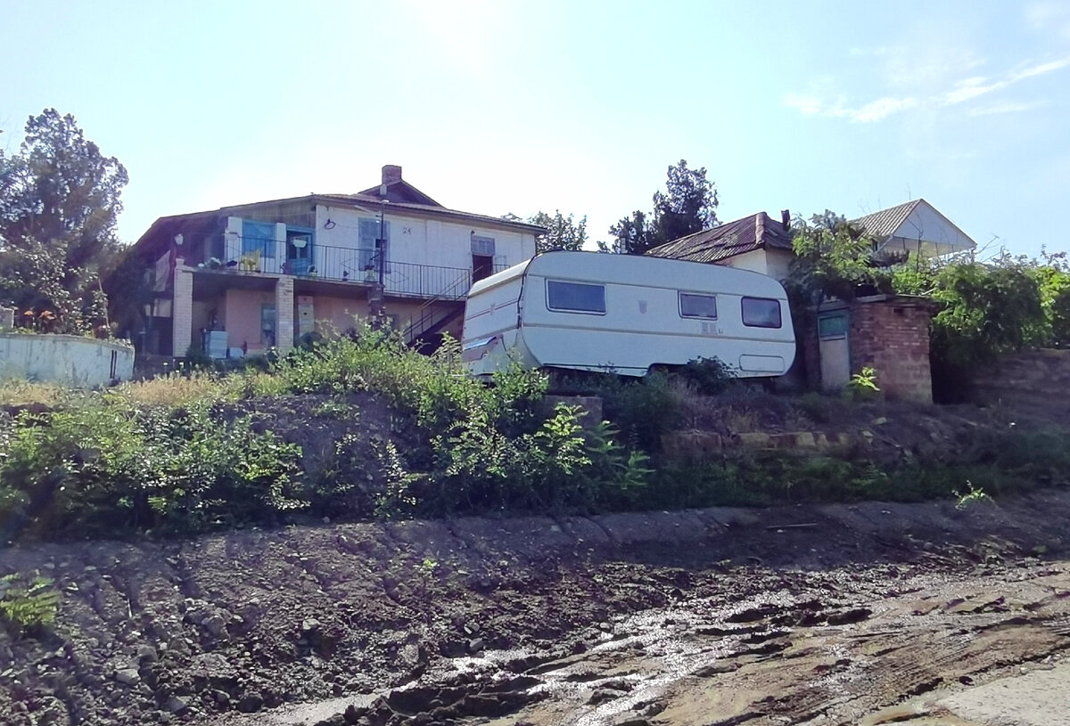 Попросили на автостанции в Крыму сдать нам самое дешёвое жильё: Условия,  которые смогли предложить местные | Зоркий | Дзен