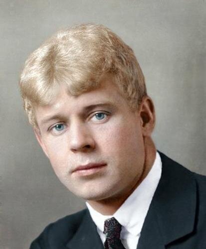 Сергей Александрович Есенин
21 сентября (3 октября) 1895 - 28 декабря 1925 (30 лет)