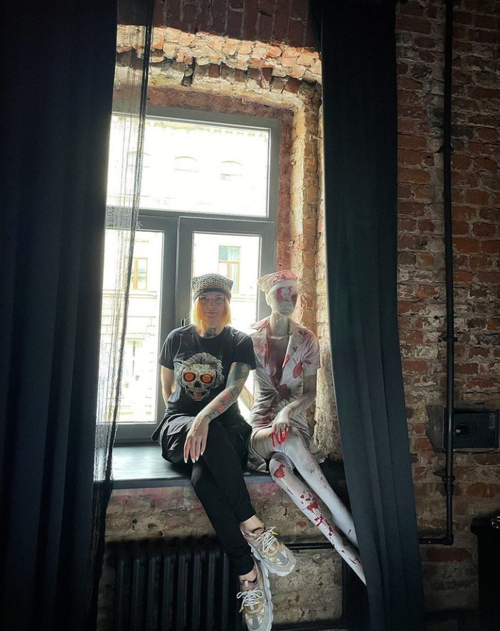 Светлана Леймах - создатель уникальных онлайн-марафонов, сертифицированный коуч по развитию личности и масштабированию бизнеса; участник научно-исследовательского проекта GO-RA; основатель центра развития сверхспособностей человека «ИНЫЕ»; регрессолог, гипнотерапевт; светский эзотерик; автор энерготехник по работе с подсознанием; мастер финансовых энергопрактик; автор уникальных колод таро и оракулов; магический парфюмер; колумнист научных и глянцевых СМИ.