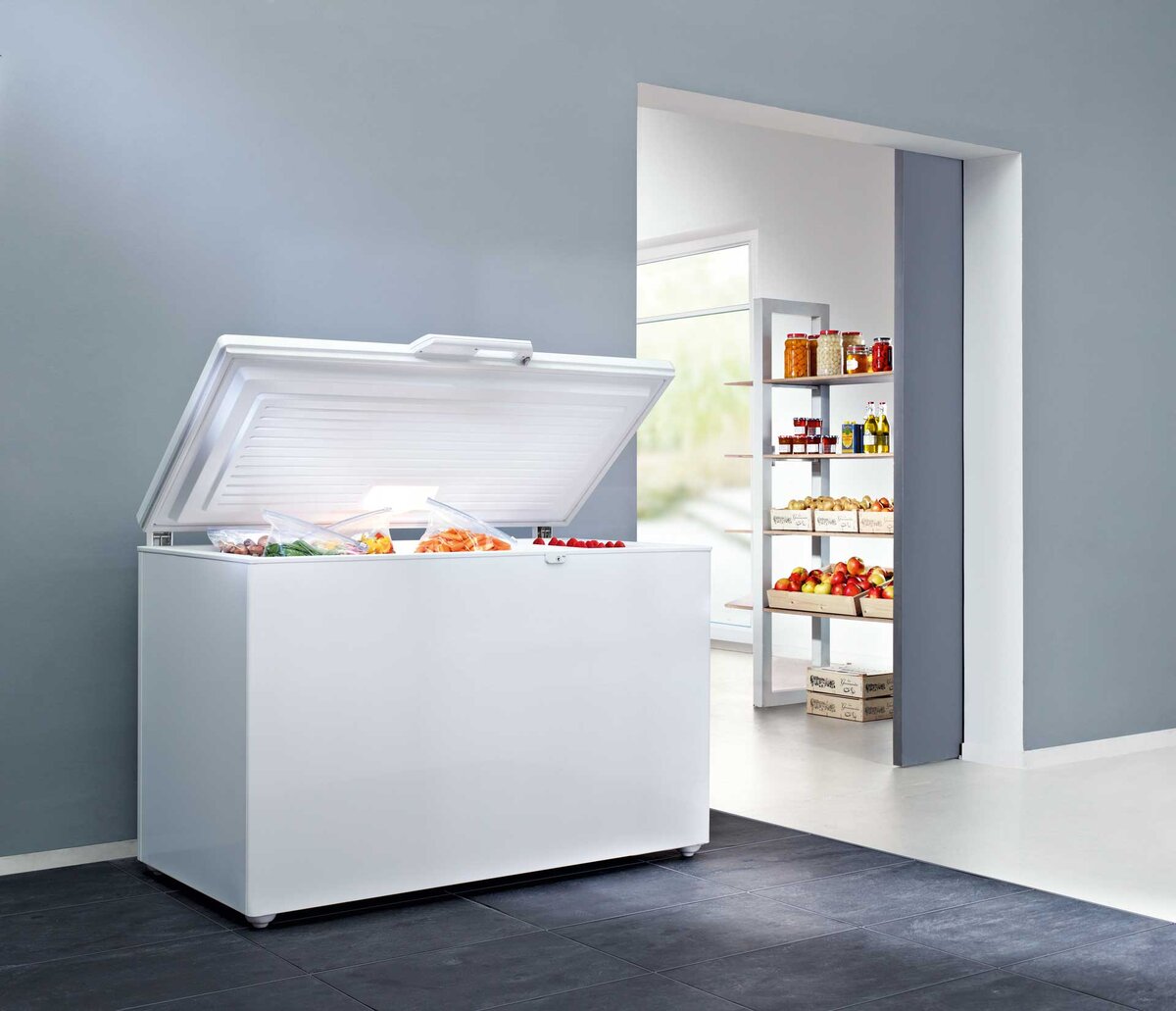 Морозильный ларь в интерьере