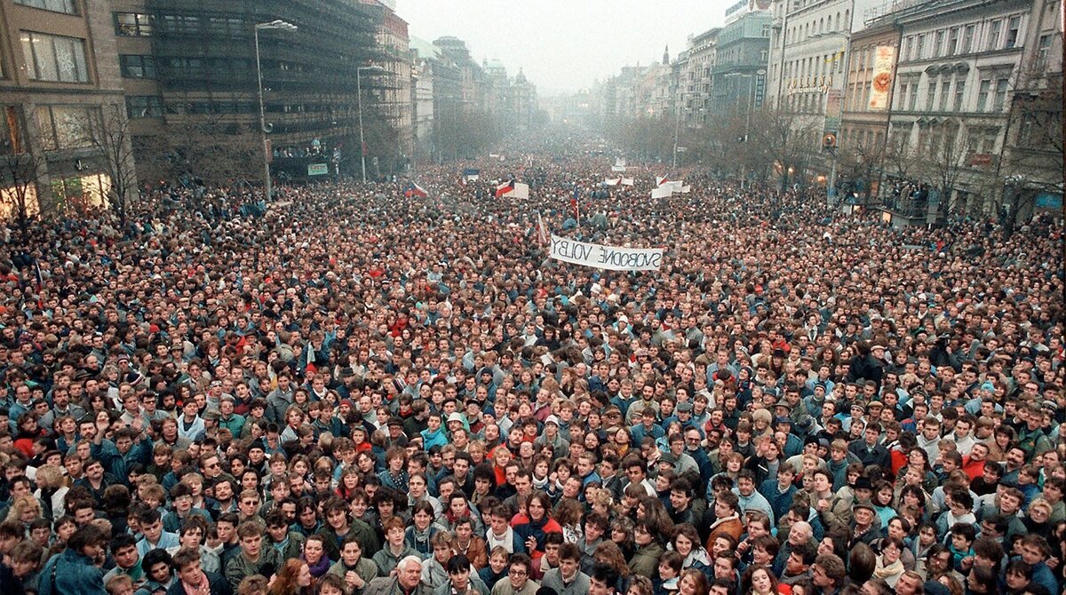 Массовые демонстрации в Праге, ноябрь 1989 года