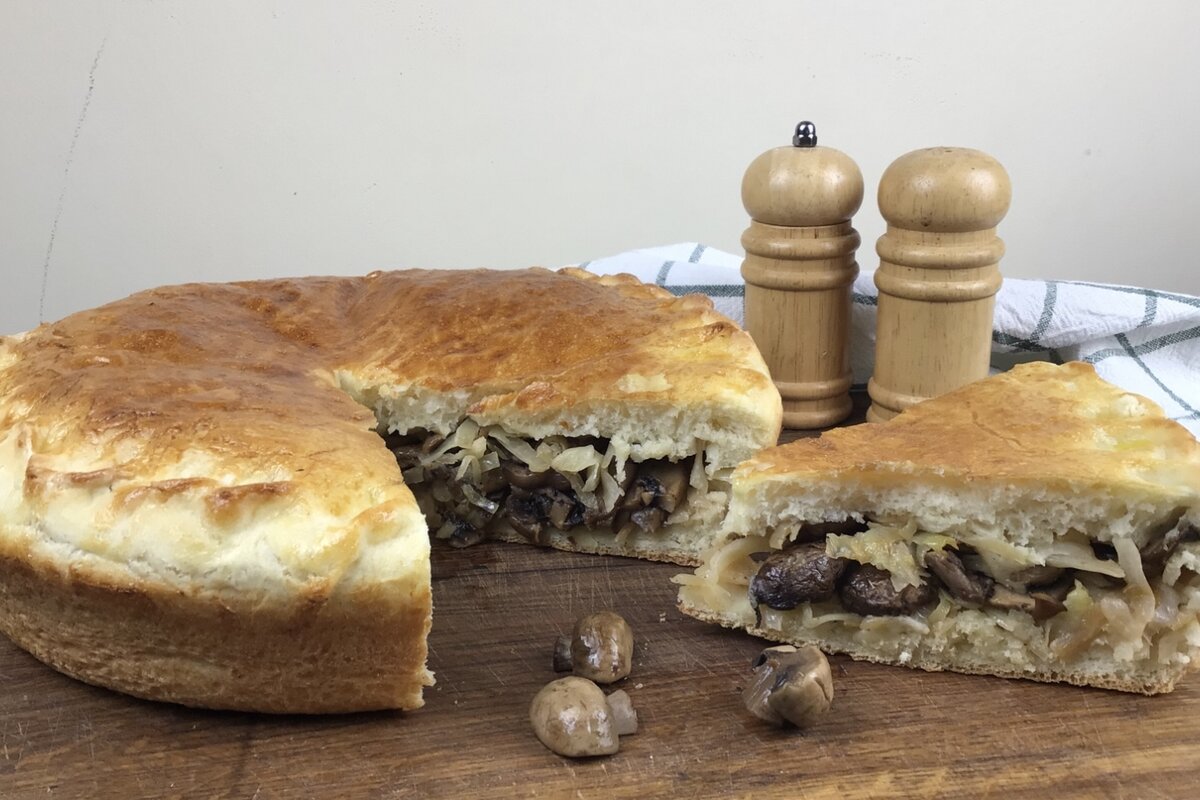 Дрожжевой пирог с капустой - пошаговый рецепт с фото