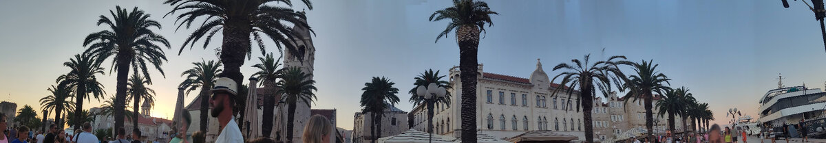 Панорама города с набережной