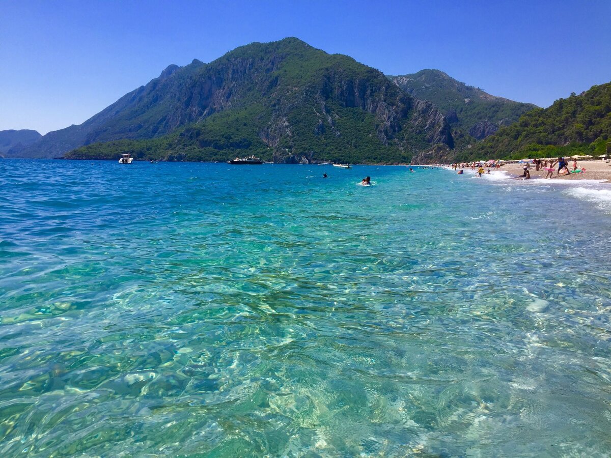 А с этой стороны расположился Олимпос 