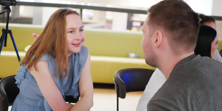    Ещё никому в жизни мы не смотрели в глаза так долго. Предоставлено центром развития личности "Аптренд".