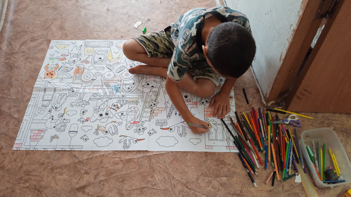 На полу удобнее🙂