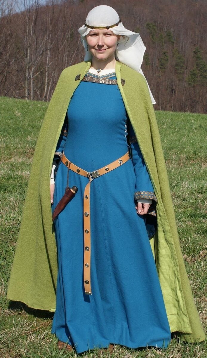 Реконструкция женской одежды.