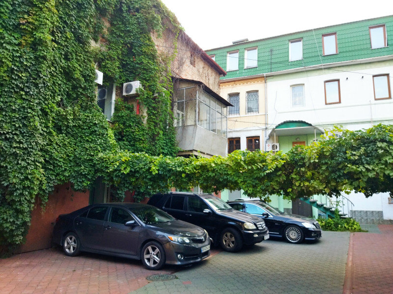 собственный 18. собственный проспект в петергофе.