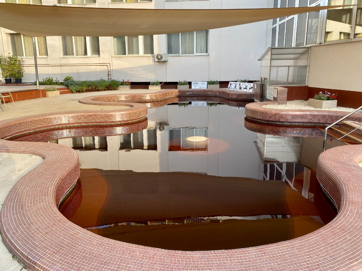 внутри очень тепло