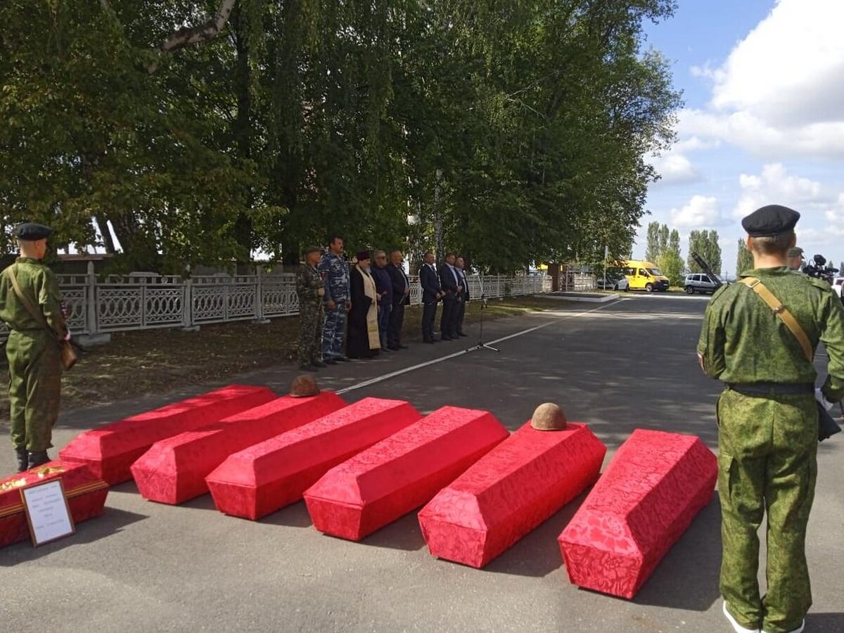    В Поныровском районе перезахоронили останки солдат ВОВ
