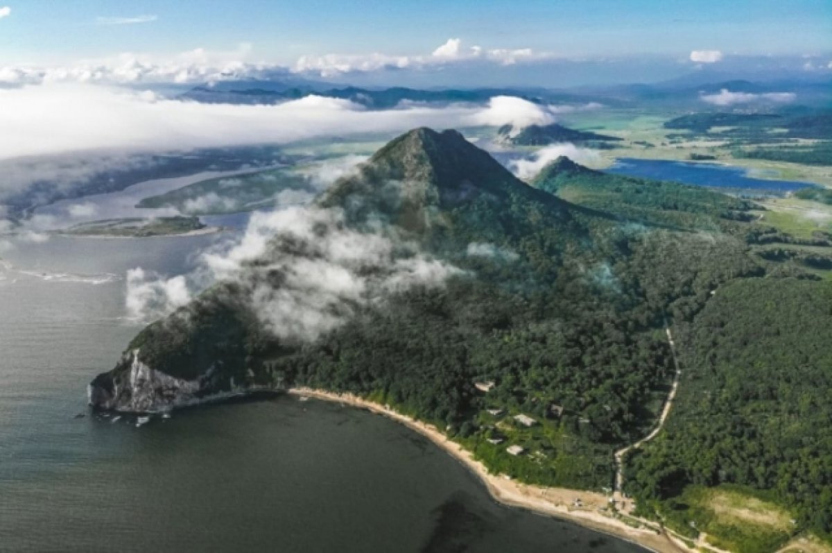   В Приморье полицейский пришёл на помощь омичке, сломавшей ногу