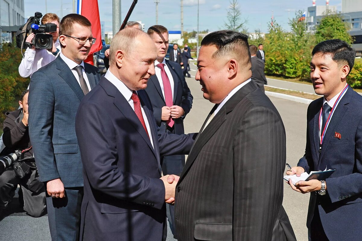 Владимир Путин и Ким Чен Ын. Фото: Артем Геодакян / ТАСС