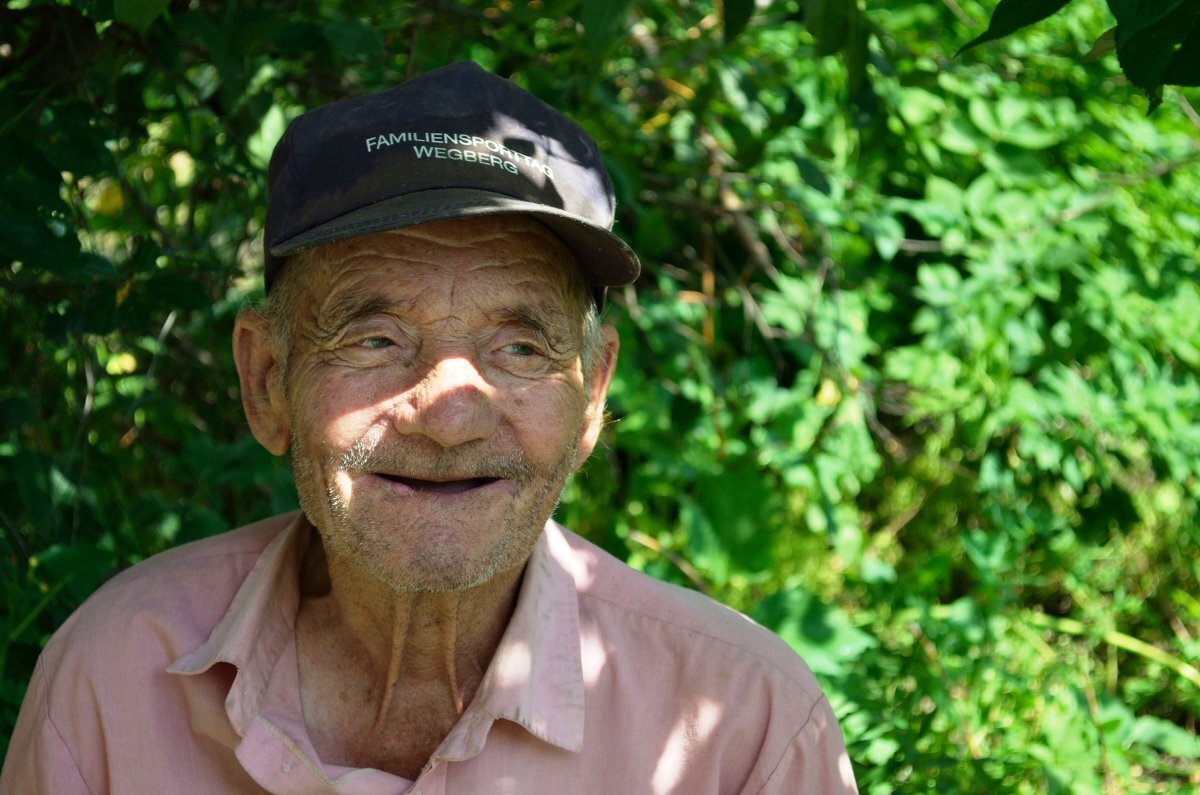 Дед год предметы. Дед год предметы. Торт дедушке на 65 лет. Дедушка 100 лет. Дед из краснодара.