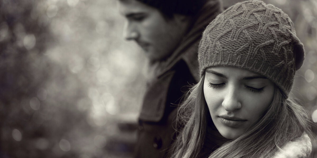 Вы хотите забыть. И вы хотите простить. Но вы просто не можете. Заводя серьезные отношения, надеешься  на продолжительные серьёзные отношения со счастливым концом. Но увы не  всегда получается как мы этого хотим. Бывает, что любимый человек  уходит, и уходит навсегда. Оставляя нас опустошёнными. С ужасными  мыслями и разочарованием. 