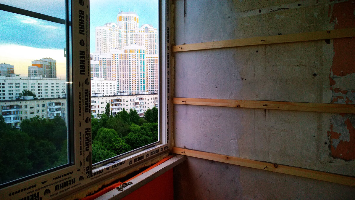 Набил рейки под направляющие полок и под панели <img src=