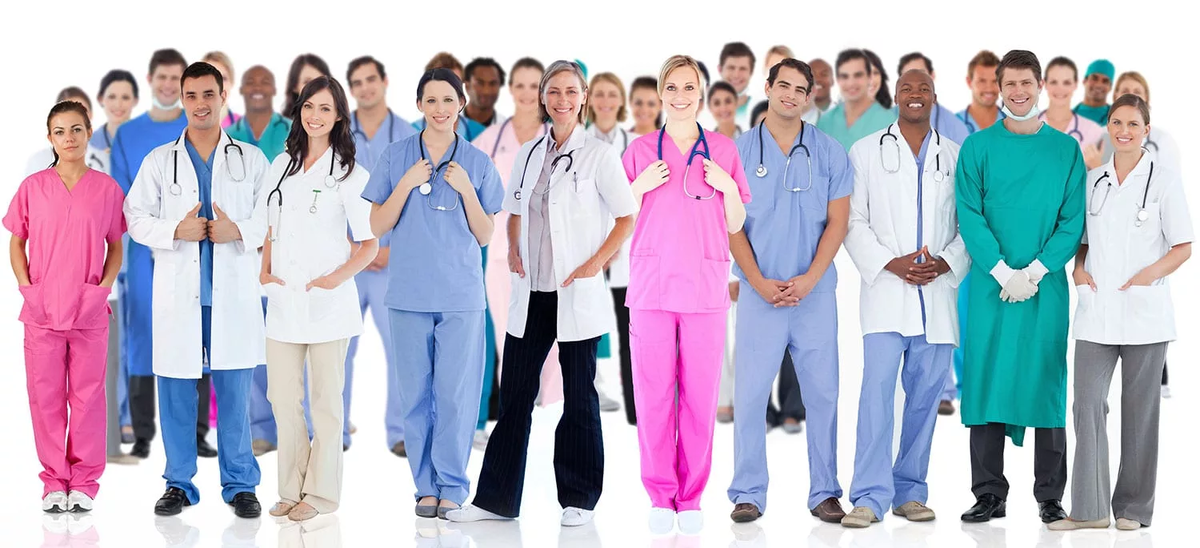 имидж медработника. ординатура медики. врачи молодые специалисты. врач стоит. ряд врачей.