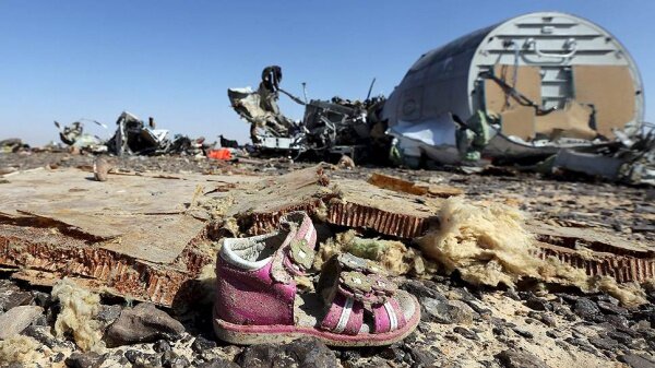 Российский самолет потерпел крушение над Синайским полуостровом в 2015 году. Причиной катастрофы стал теракт. Погибли более 200 человек.