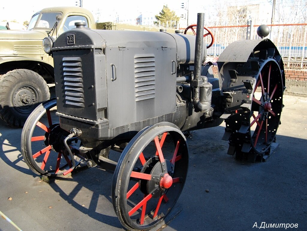 Трактор СХТЗ 15/30