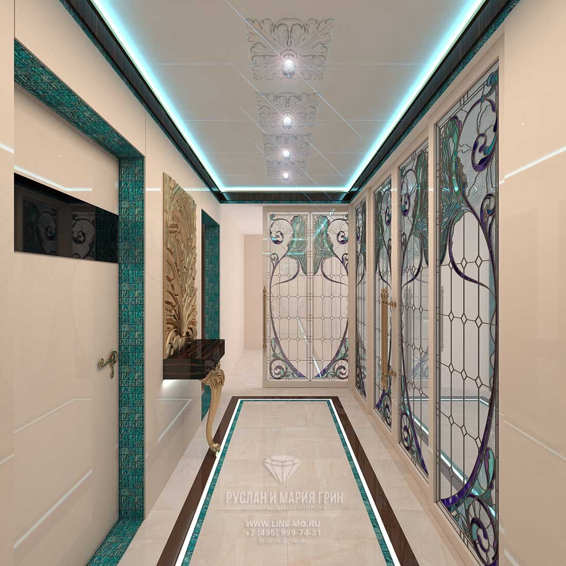 Витражная отделка в небольшой прихожей 