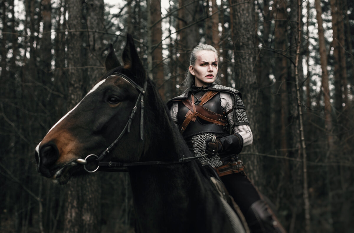 Лошадь, конечно, очень красивая, люблю этих животных