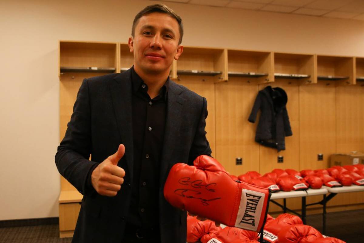 Фото: RounbyRoundBoxing.com