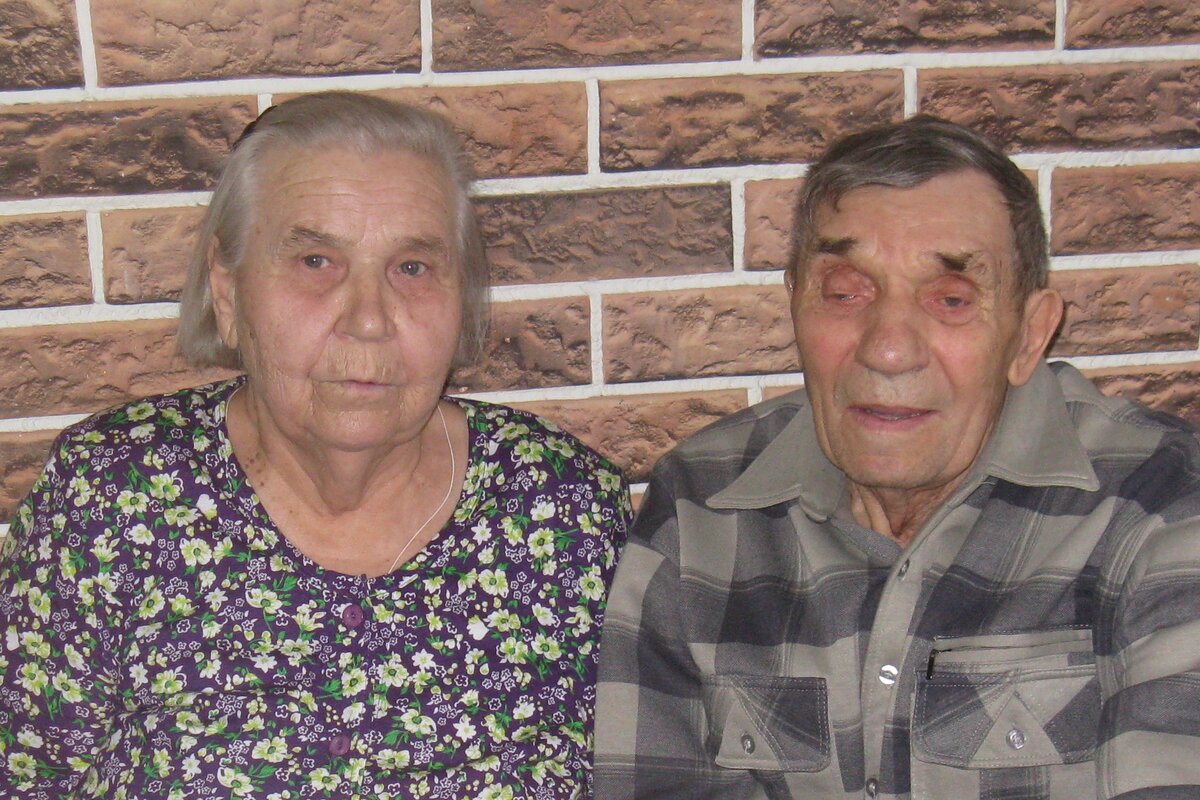Иван Иванович и Галина Никитична. Дедушкин юбилей 80 лет. 12.10.2013 год