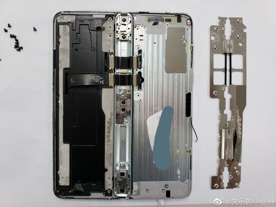 Большой разобрать. Galaxy Fold 2 Disassembly. Samsung z Fold 4 шарнир. Samsung Galaxy Fold шлейф дисплея. Fold 3 Samsung шарнир