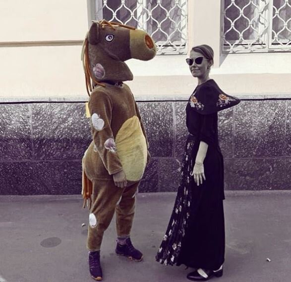 https://www.instagram.com/p/B2KF99sgTx4/