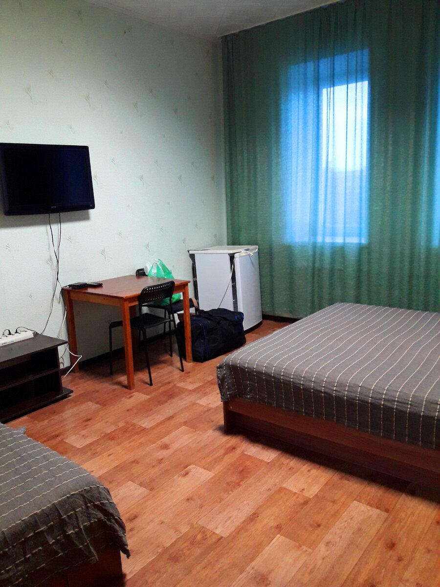 Остановились семьей в недорогой гостинице «Акспай» (Казань), показываю, что здесь за условия и цена за номер