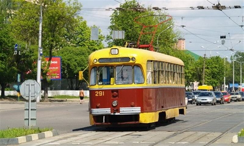 Трамваи, особенно скоростные  - второй после метро главный вид общественного транспорта. Взято из свободных источников.