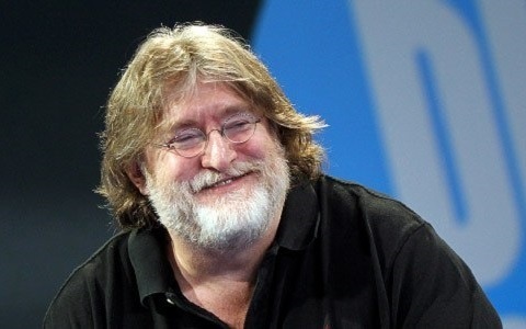 Первой игрой в истории Valve стала легендарная Half-Life. Ньюэлл и Харрингтон хотели создать что-то мрачное, в стиле DOOM, но в итоге у них получился боевик с захватывающим сюжетом, навсегда вошедший в историю индустрии. После релиза, который состоялся осенью 1998, Half-Life получила более пятидесяти наград, среди которых титул «Лучшая игра всех времён».