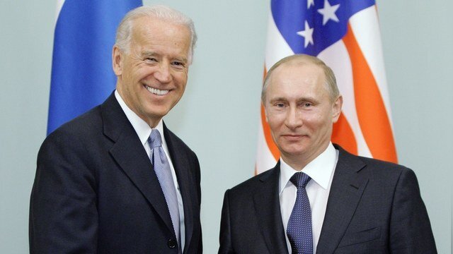 Вице-президент США Джо Байден и Председатель Правительства РФ Владимир Путин во время встречи в Москве, 2011 год