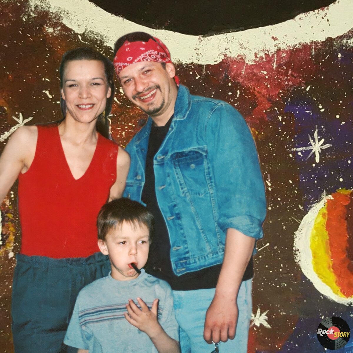 На фотографии: Дмитрий Марьянов, Ольга Аносова и их сын Данила