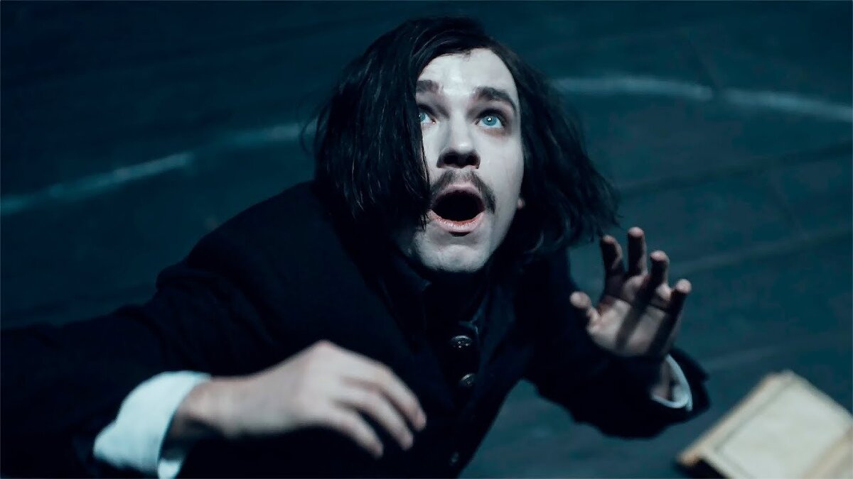 Очередной приступ Александра Петрова (кадр из сериала «Гоголь»).