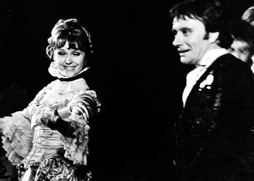 Людмила Гаврилова и Андрей Миронов на сцене театра