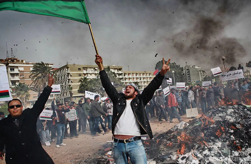 Вот чему они радуются? Разрухе?