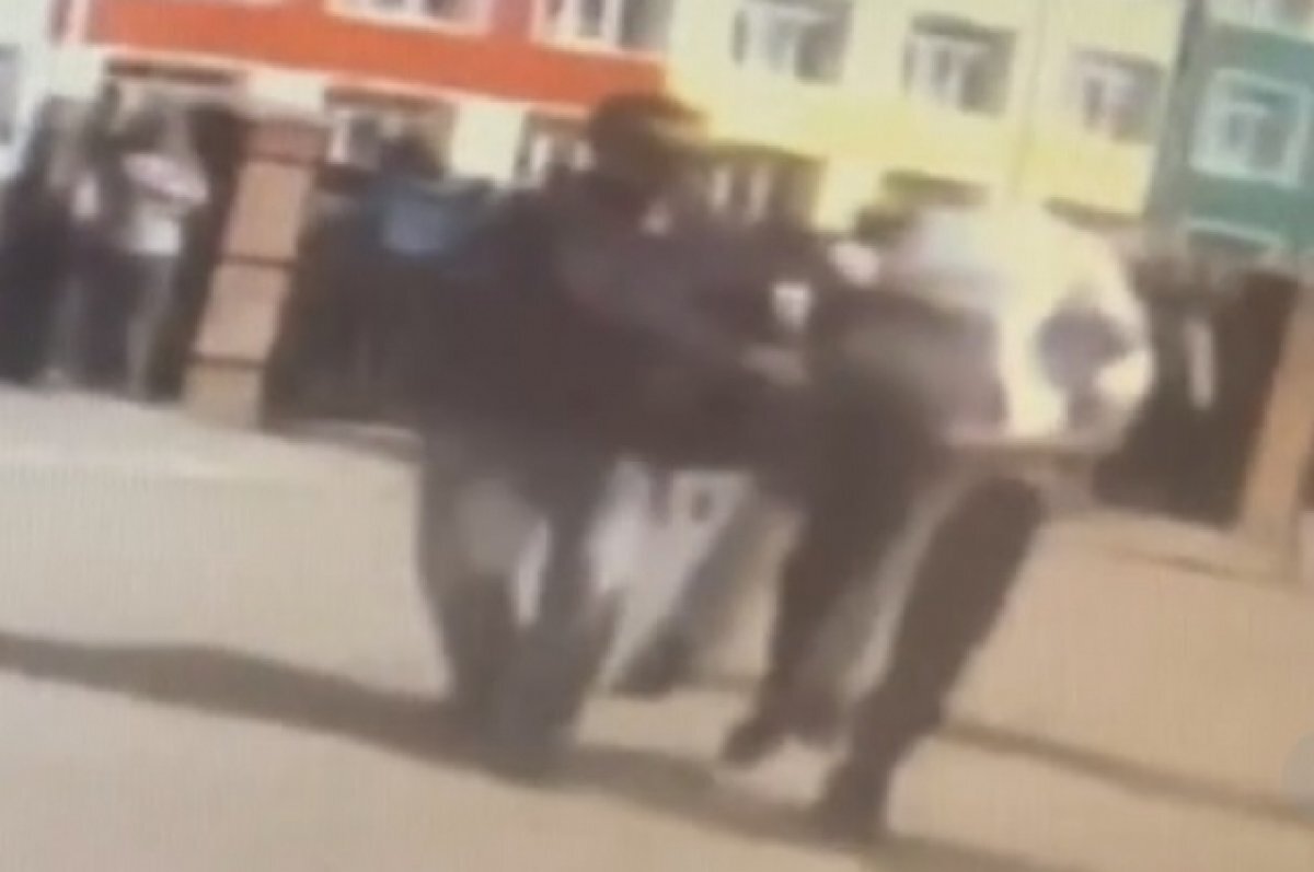   9-летнего мальчика увезли с линейки в больницу в Улан-Удэ