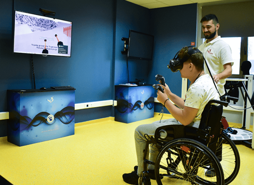 информационные технологии для инвалидов. человек инвалид технологии. иэн беркхарт. компьютер и человек. экзоскелет для инвалидов.