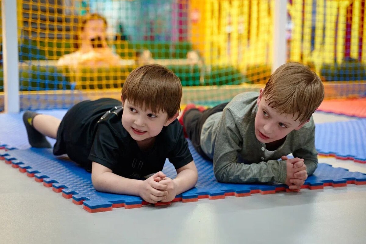 паркур занятия для детей. секции паркура. школа паркура. паркур тренировки. паркур занятия для детей.